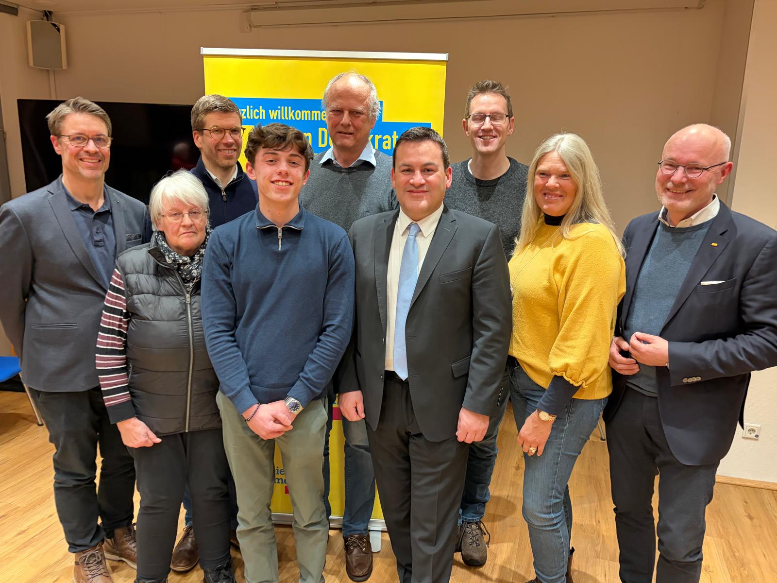 Vorstand der FDP Buchholz: Vorsitzender: Hosam el Miniawy, Stellvertretender Vorsitzender: Jamie Hasselberg Schriftführer: Dr. Martin Pries, Schatzmeisterin: Ursula Wittfeld Beisitzer: Tanja Cosmann, Tobias Heinbockel, Robert Seibel, Moritz Bleil und Ingmar Schmidt